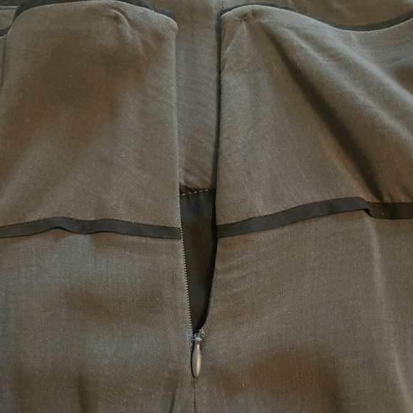 EUC. ZARA Woman cotton and silk gray skirt. Size M. - Picture 6 of 8